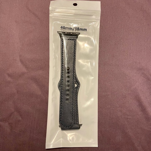 Leather Apple Watch band - Picture 1 of 3